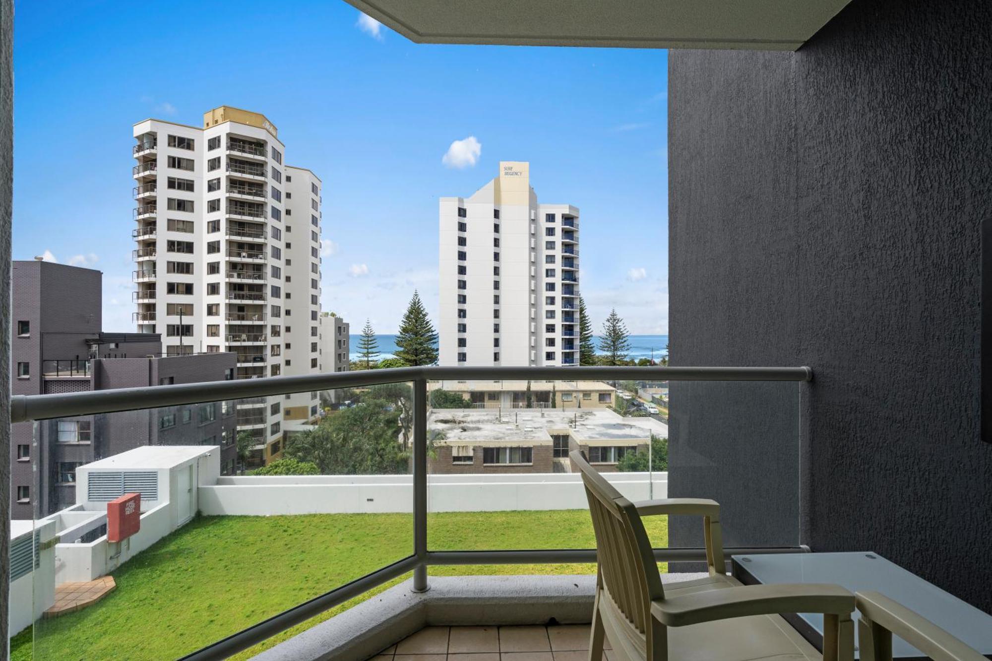 Legends Apartments - Qstay ゴールドコースト エクステリア 写真